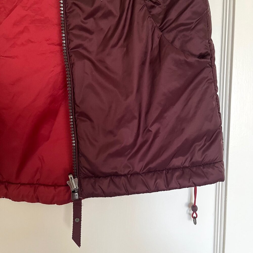 Lululemon Layer Up Reversible Insulated Vest in Bordeaux and Red | Size 4 - Picture 8 of 16